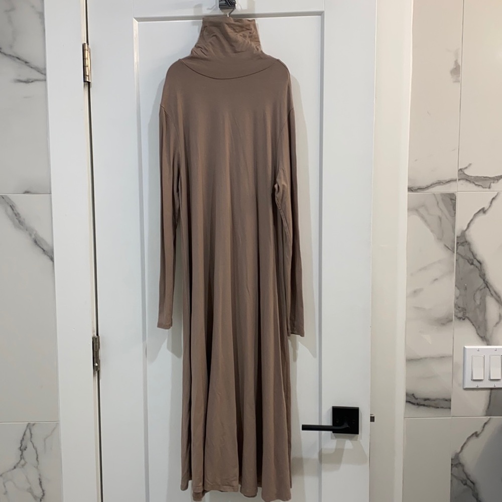 Pashmina collection long sleeve knee length taupe turtleneck dress size small